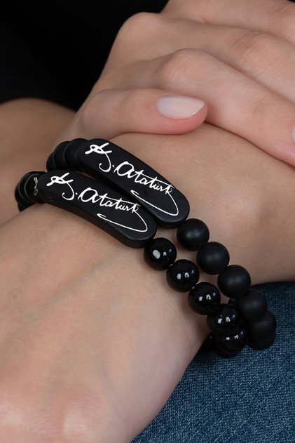 K. Ataturk Signed Pair of 2 Matte and Shiny Black Beaded Stone Bracelets Bbb20