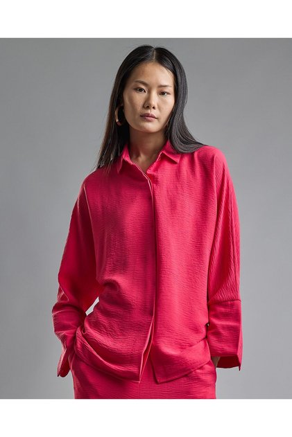 Crinkled Shirt with Classic Collar and Long Sleeves