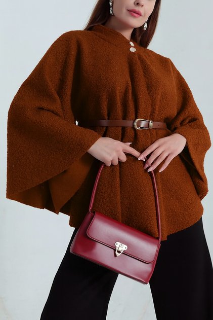 Women's belted bouclé poncho