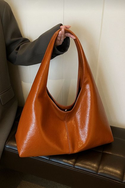 Luxury Leather Shoulder and Hand Bag with Magnet Closure