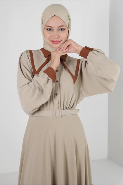 YAKA DETAYLI DÜĞMELİ KEMERLİ ELBİSE 43937