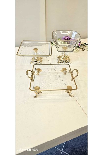 GLASS PRESENTATION HOLDER WITH CAST FOOT