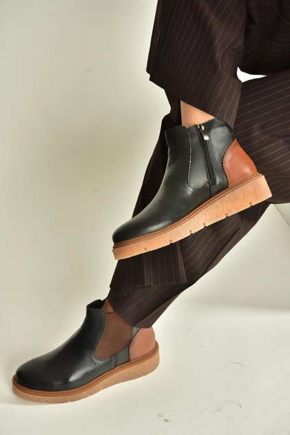 V555115103 Black Genuine Leather Thick Soled Women's Boots