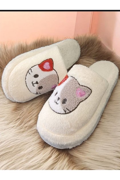 Cat figured house slippers