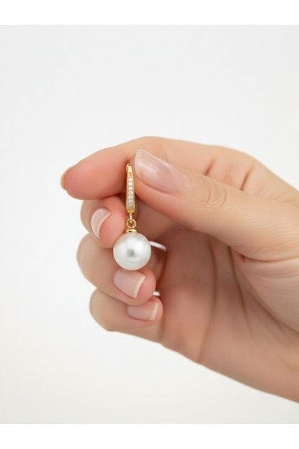 Zarafetin İnci Hâli: 925 Ayar Gümüş Gold Renk 10 mm Yuvarlak Sallantılı İnci Küpe |