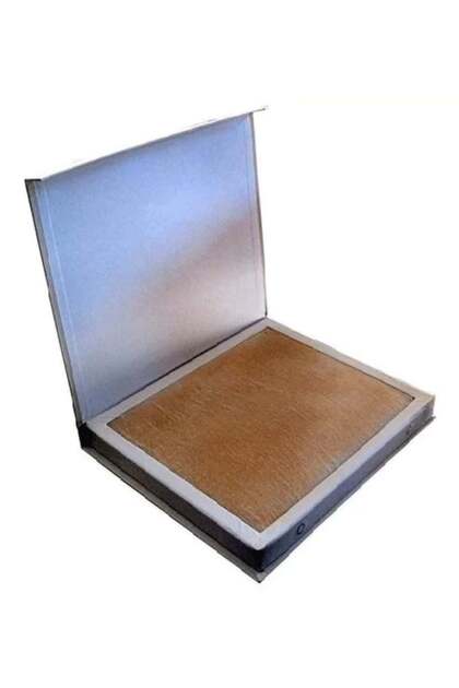 An alternative ablution box containing good Upper Egyptian soil and a piece of anti-scatter cloth for home use.