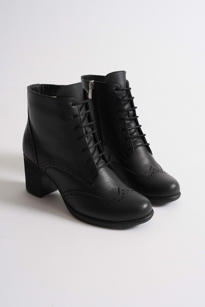 ANALİN SHOES Kadın Hakiki Deri Lazer Detaylı Bağcıklı Bot - Siyah