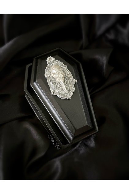 Gümüş Barok Zeminli Raven Kuzgun Kafatası Figürlü Coffin Kutu Tabut Kutu Takı Kutusu Cilalı 12 Cm