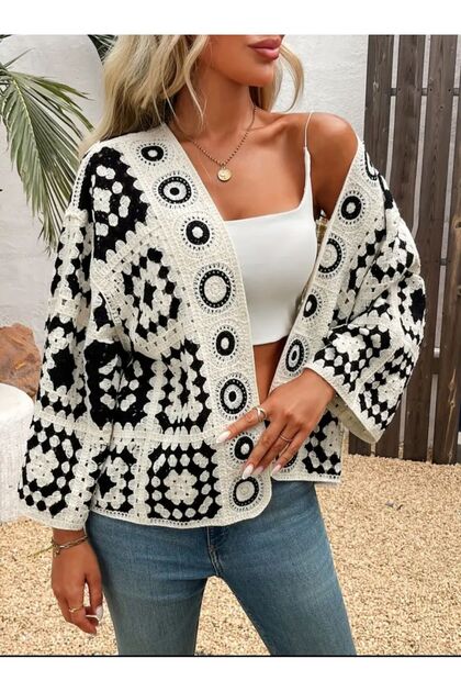Siyah Beyaz Motif Detaylı Örme Hırka