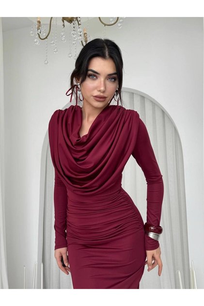 Crimson Drape Detay Uzun Elbise