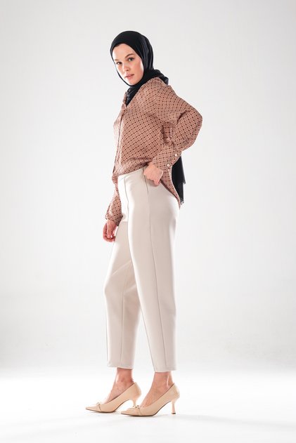 2293_Women's Scuba Fabric High Waist Ribbed Detail Carrot Pants - Stylish Pants with Hidden Zipper