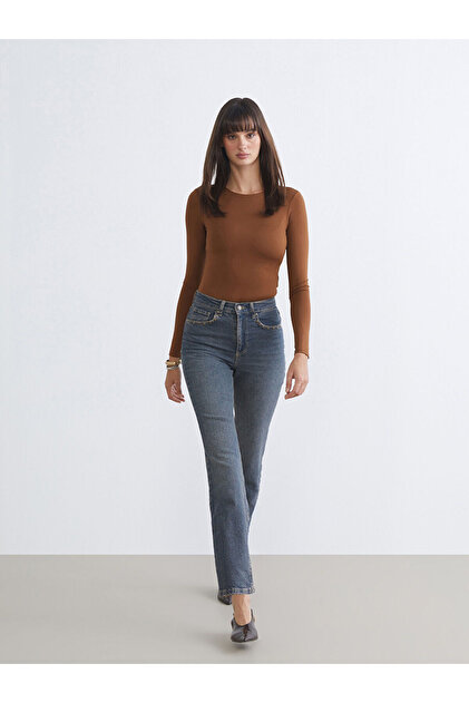 LC Waikiki Peak Yeni Sezon Mom Fit Kadın Jean Pantolon Fiyatı - Main Image