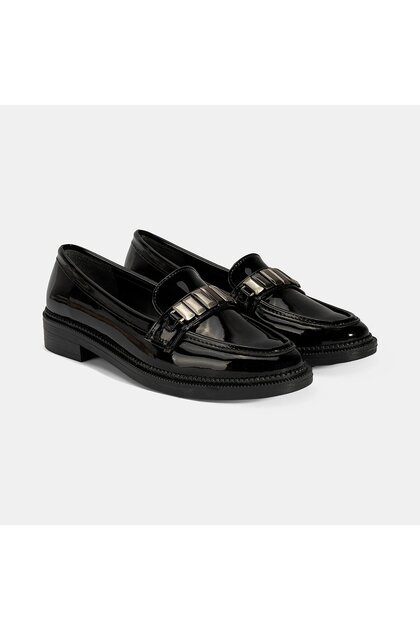 Kadın Siyah Metal Aksesuarlı Loafer