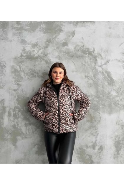 Leopar Desenli Kadın Mont