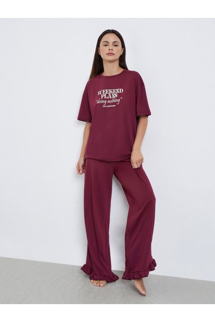 Weekend Plans Slogan T-Shirt and Ruffle Hem Pyjama Set