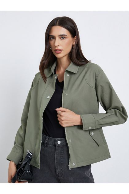 Green Regular Fit Button-Zip Jacket
