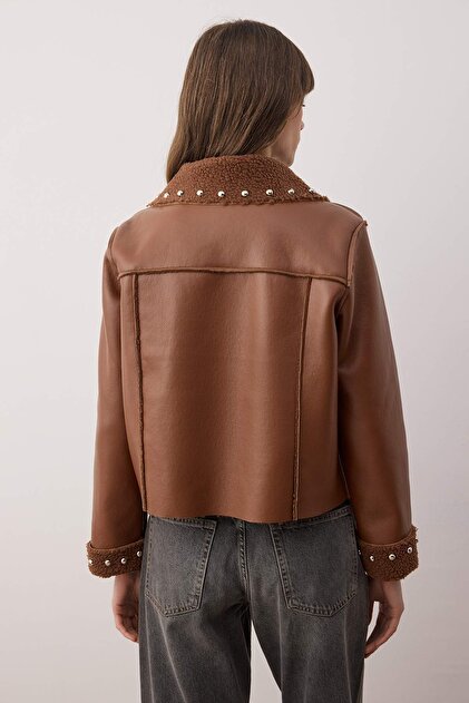 Trendyolmilla Açık Kahverengi Regular Kalıp Zımba Detaylı İçi