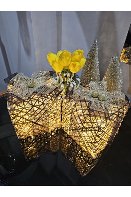 Yılbaşı Ağacı Altı Led Işıklı Hediye Kutusu ( 12*12*12cm)