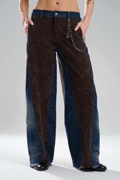 Pantaloni de damă din țesătură din piele intoarsa cu secțiuni cu design detaliat cu lanțuri