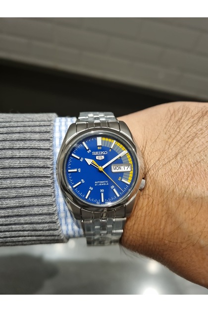Seiko 5- OTOMATİK mavi Kadran Takvimli Çelik Bilezik 3 ATM Su