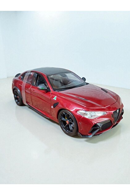 Burago Collectible Alfa Romeo Giulia Gta 1:18 Scale Die Cast Red