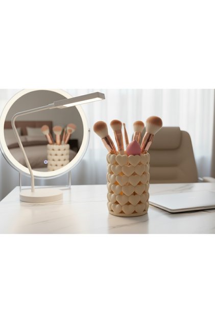 Heart Design Decorative Organizer & Makeup Brush Holder – Modern Desk Accessory 8X8X10 cm