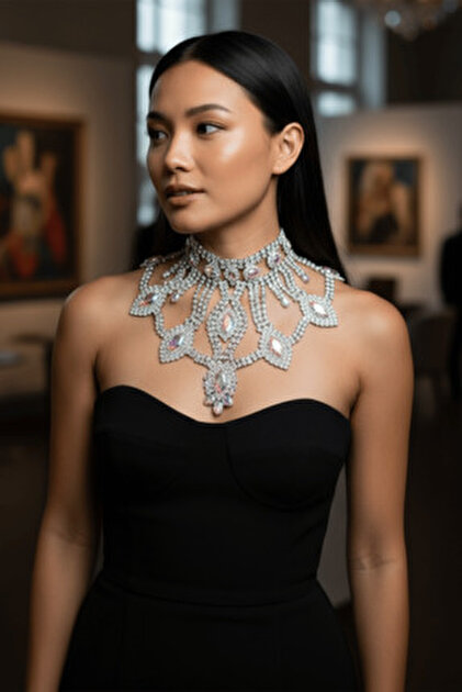 green emerald velvet dress Paparazzi Put On Your Party Dress Silver Choker Necklace main image 0