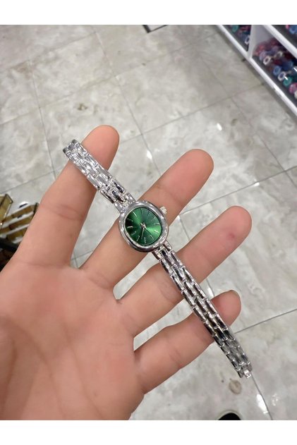 Minimal Vintage Women's Wrist