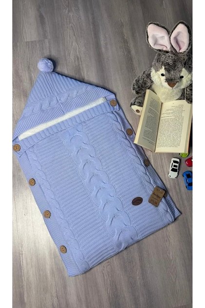 Knitted Baby Blanket and Soft Swaddle with Surrounding Sauce-Colored Fabric. Note: It Has Side-Adjustable Buttons.