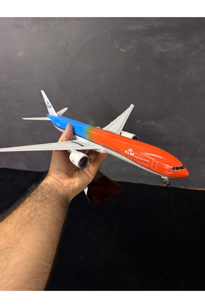 AYDINARTSHOP KLM Boeing 777 Orange Pride Uçak Maketi – 1:157 Ölçek