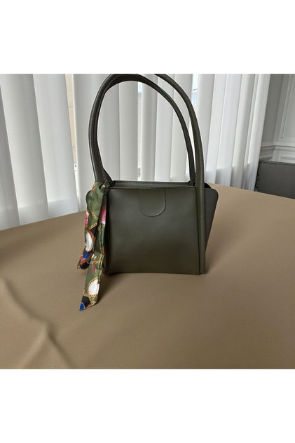 Classic Women's Shoulder Bag
