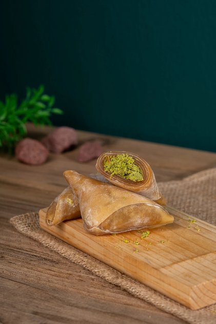 Gaziantep Antep Pistachio Muska Lokum 1 kg – Traditional Handmade Bohça Form Premium Turkish Delight