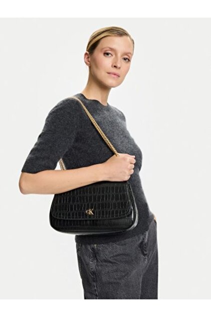 Calvin Klein Kadın Zincir Askılı Kroko Desenli Kapaklı Omuz