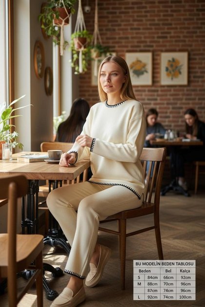 Women's Knitwear Set with Embroidered Detail Sweater and Pants