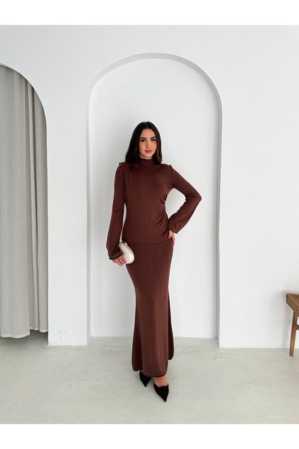 Brown Color Tight-Fitting Skirted Knitwear Set
