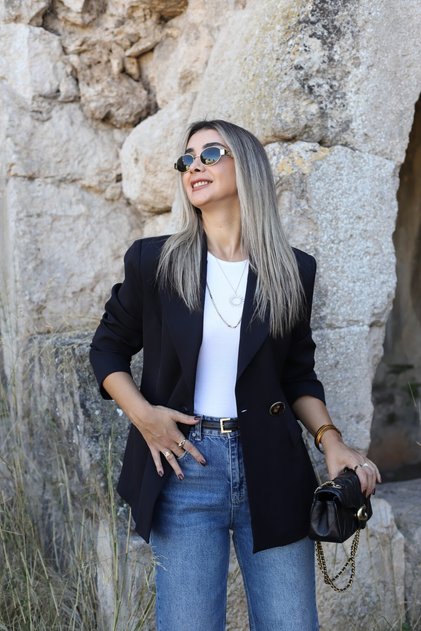 سترة بليزر سوداء ذهبية بزر واحد