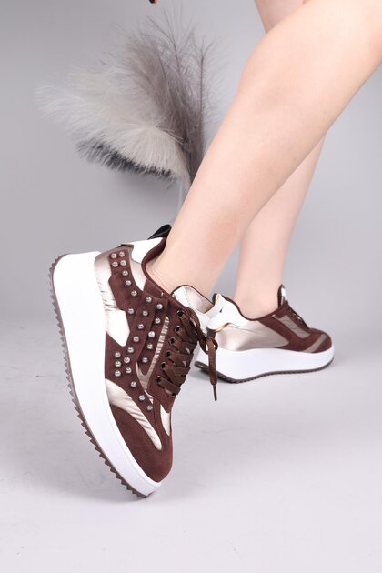 Hobart Transparent Chakim Beaded Sneakers Brown