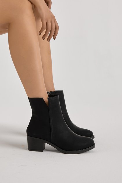 Women's Black Matte Thermo Sole Zippered Heeled Boots