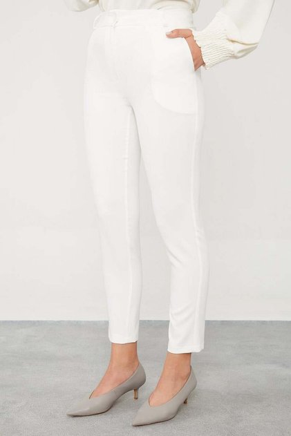 Ecru Ankle-Length Pants with Pocket Detail
