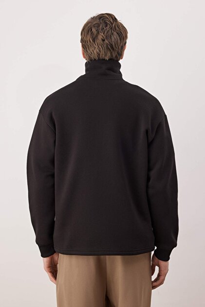 Trendyolmilla Man Siyah Yaka Detaylı Dik Yaka Yeni Oversize/Geniş