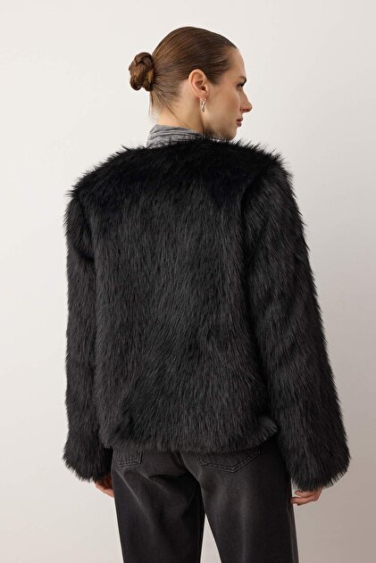モッパングリル Trendyolmilla Siyah Oversize Kalıp Kürk Mont TWOAW25MO00133 Fiyatı