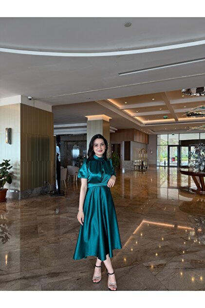 Sheeny Nile Emerald Green Flared Skirt Short Sleeve Midi Length Satin  Evening Dress- Trendyol
