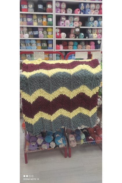 Puffy Baby Blanket with Zigzag Pattern