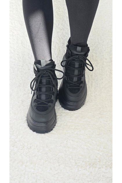 Melinta Thick Sole Lace-Up Zippered Boots