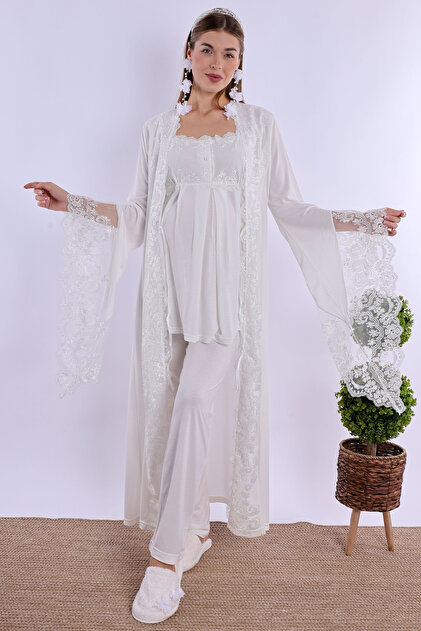 Effortt Ecru Robed Maternity and Postpartum Pajama Set