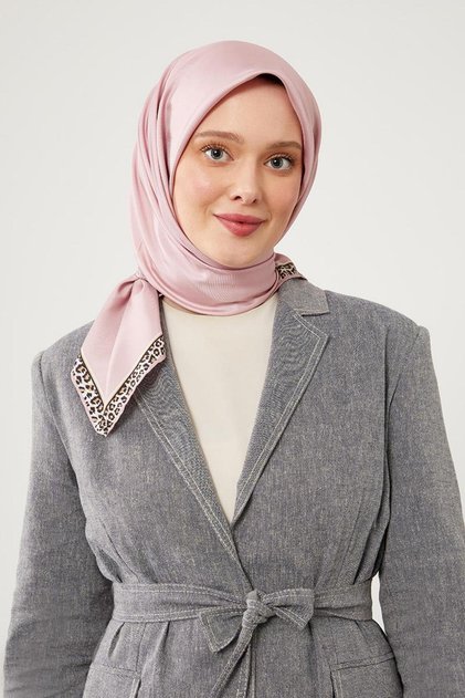 Pink Edge Leopard Pattern Twill Digital Scarf