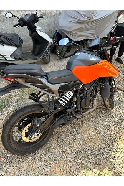 PROOFMOTO Ktm Duke 125, 250, 390 (2024 - up) Comfort Saddle Cover