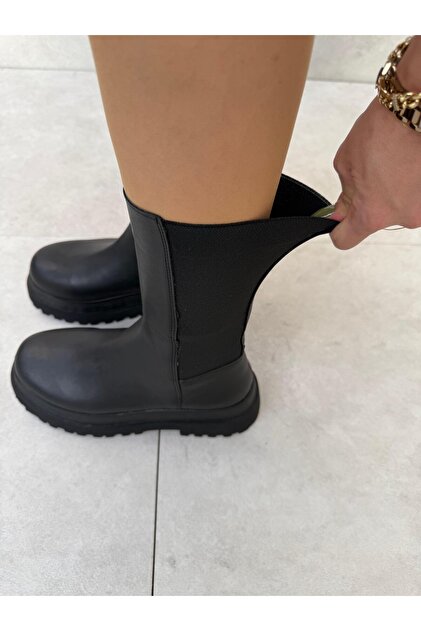 Oster Siyah Deri Lastik Detaylı Fermuarlı Bot