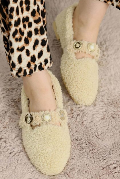 Women's Pearl and Tuğra Detailed Plush Ballerinas
