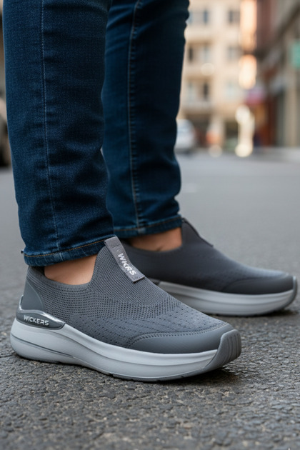 Men's Laceless Sports Walking Shoes Breathable Lightweight